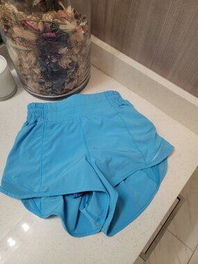 Lululemon Hotty Hot High-Rise Lined Short 2.5" Kayak Blue Light Sz 0